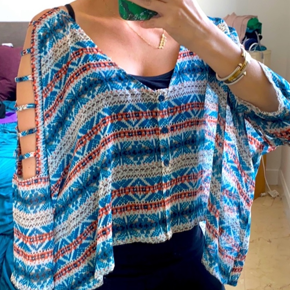 LF Stores Millau Sheer Crop Top Aztec Print. Cutouts oh sleeves! NWOT Small